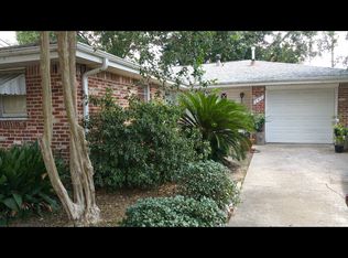 345 Brookmeade Dr, Gretna, LA 70056