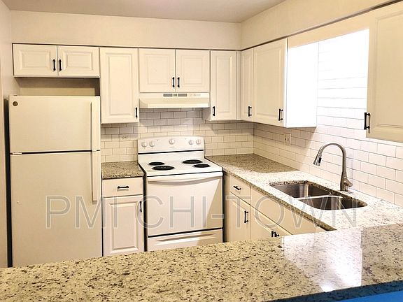 3rd image of 1523 N Winslowe Dr