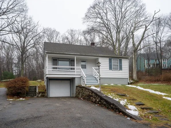 214 Douglas St, Uxbridge, MA 01569