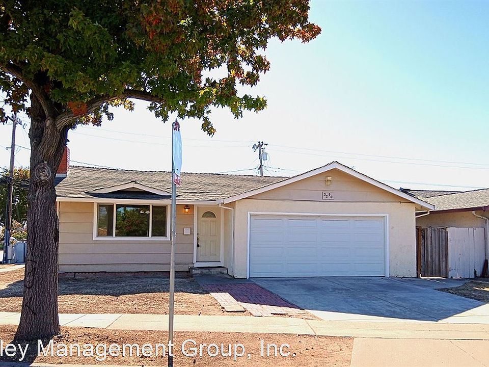 1st image of 3290 Golf Dr