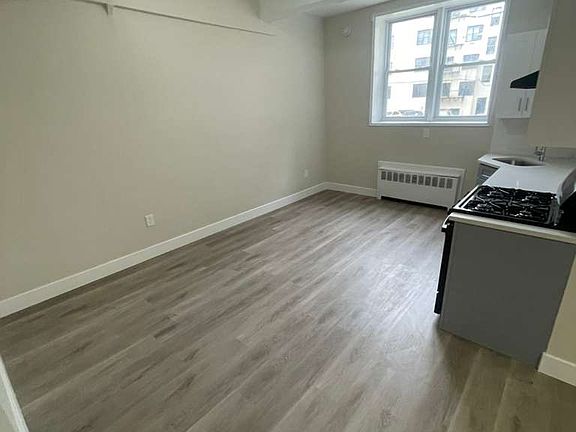 4th image of 294 S 7th St #2A