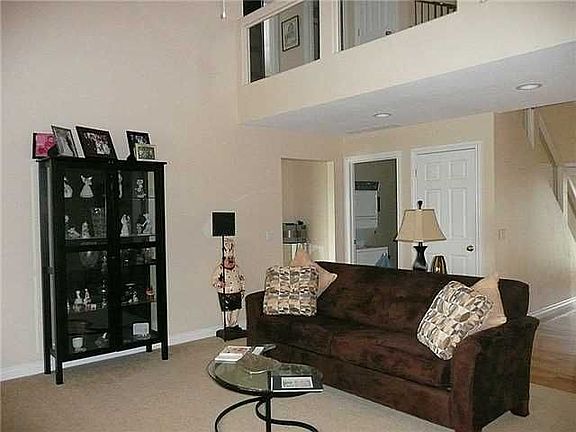 4th image of 26377 Stillwater Dr