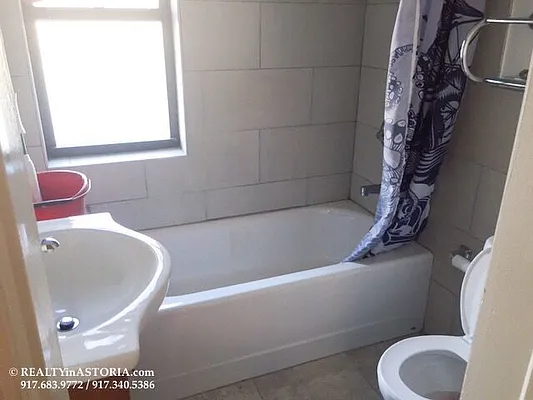 Rented by Alexiou Realty | media 3