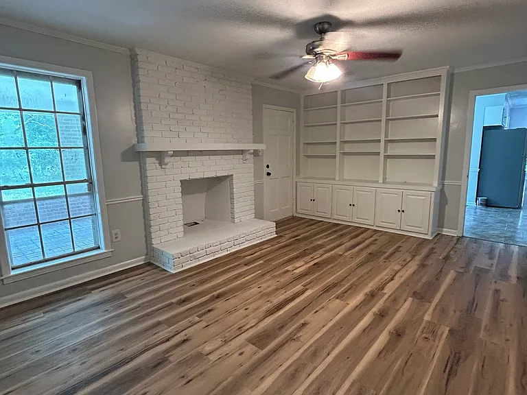5165 Shirlwood Dr — Photo 16