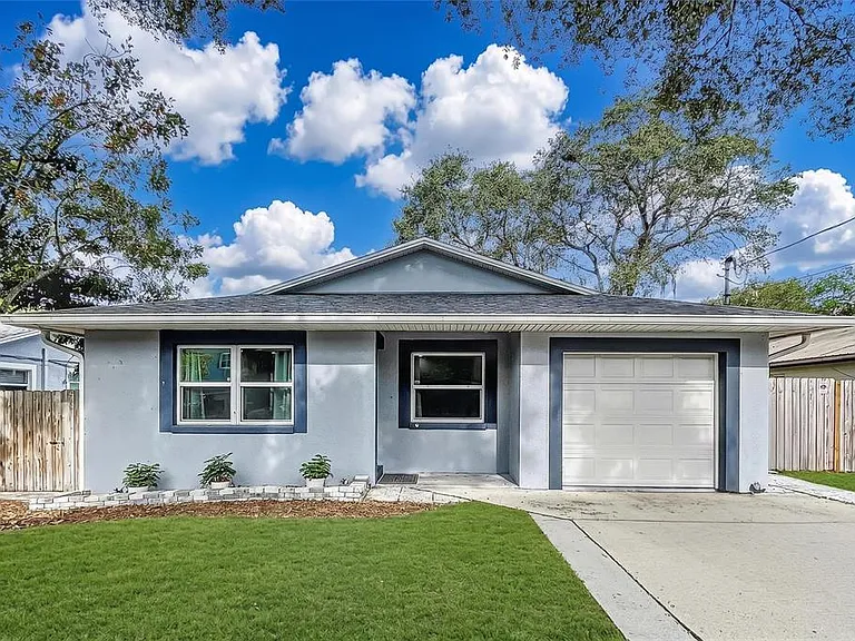 6809 S Himes Ave — Photo 1