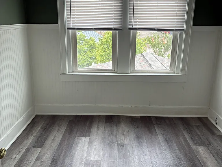 129 Hughes Ave — Photo 12
