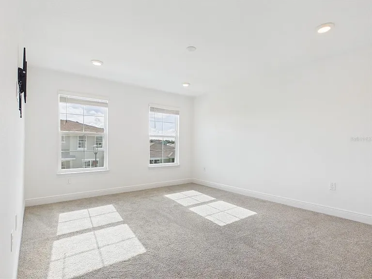 5611 SW 72nd Ct — Photo 15