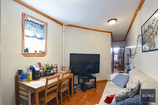 Rented by Bond New York | media 44