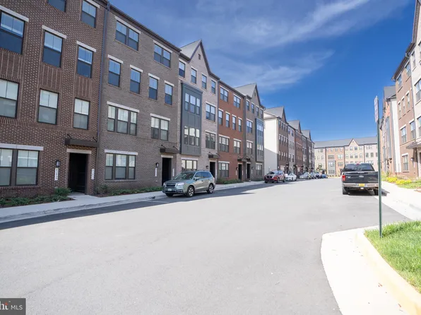 43447 Stonewood Crossing Ter, Ashburn, VA 20148