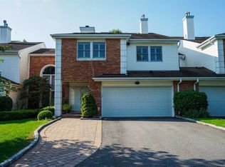 85 Hamlet Dr, Commack, NY 11725