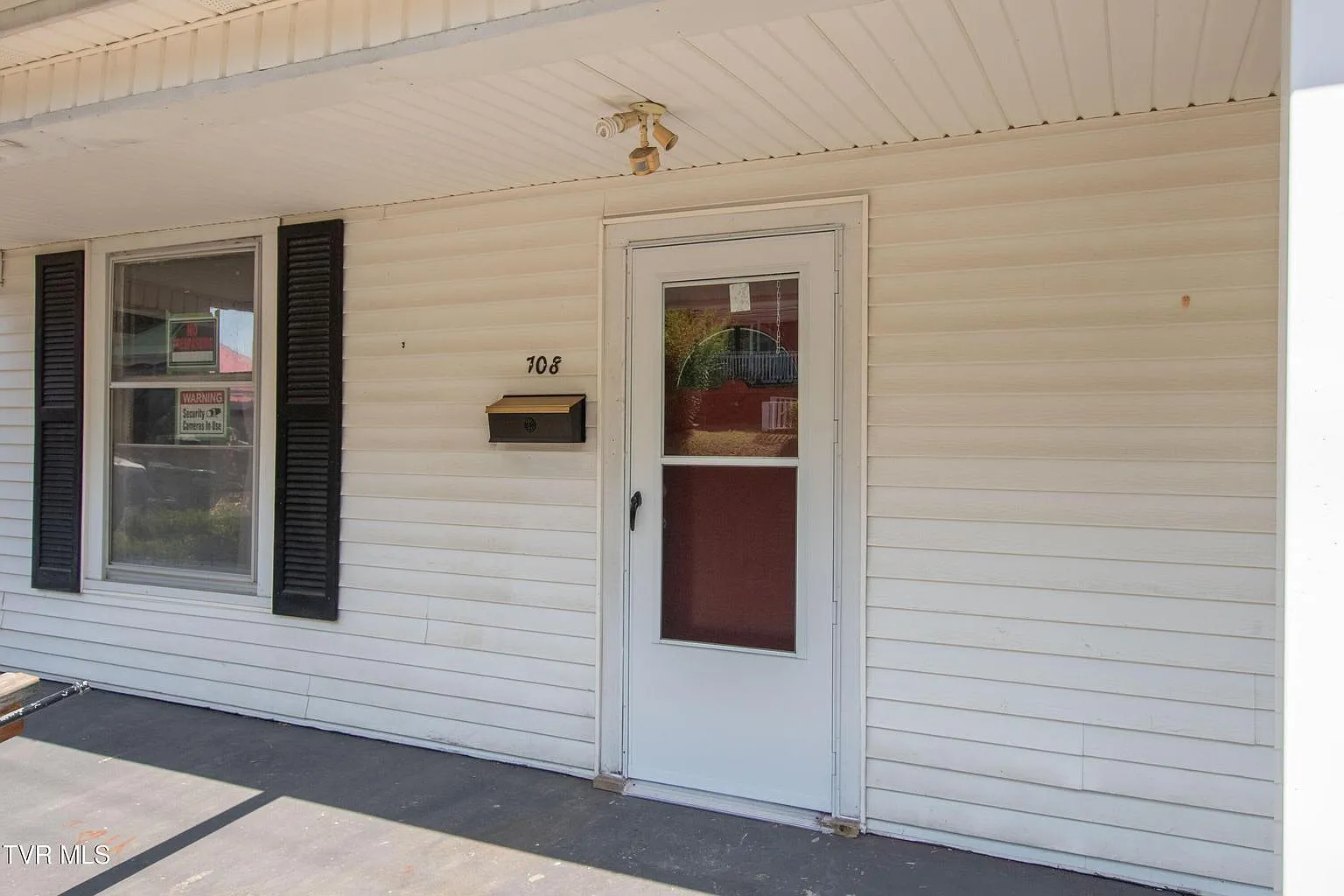 3 bed, 1671 sqft, $1,100 — Photo 1