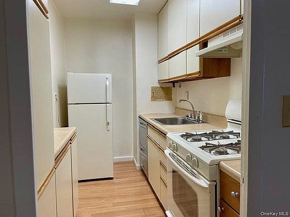 5th image of 39-65 52nd St APT 7E