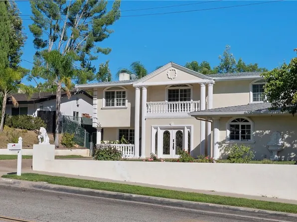 22534 Liberty Bell Rd, Calabasas, CA 91302