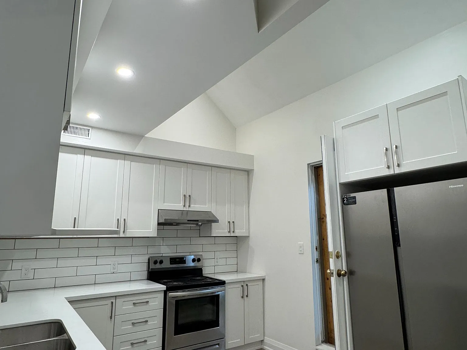 3 bed, $4,500 — Photo 3