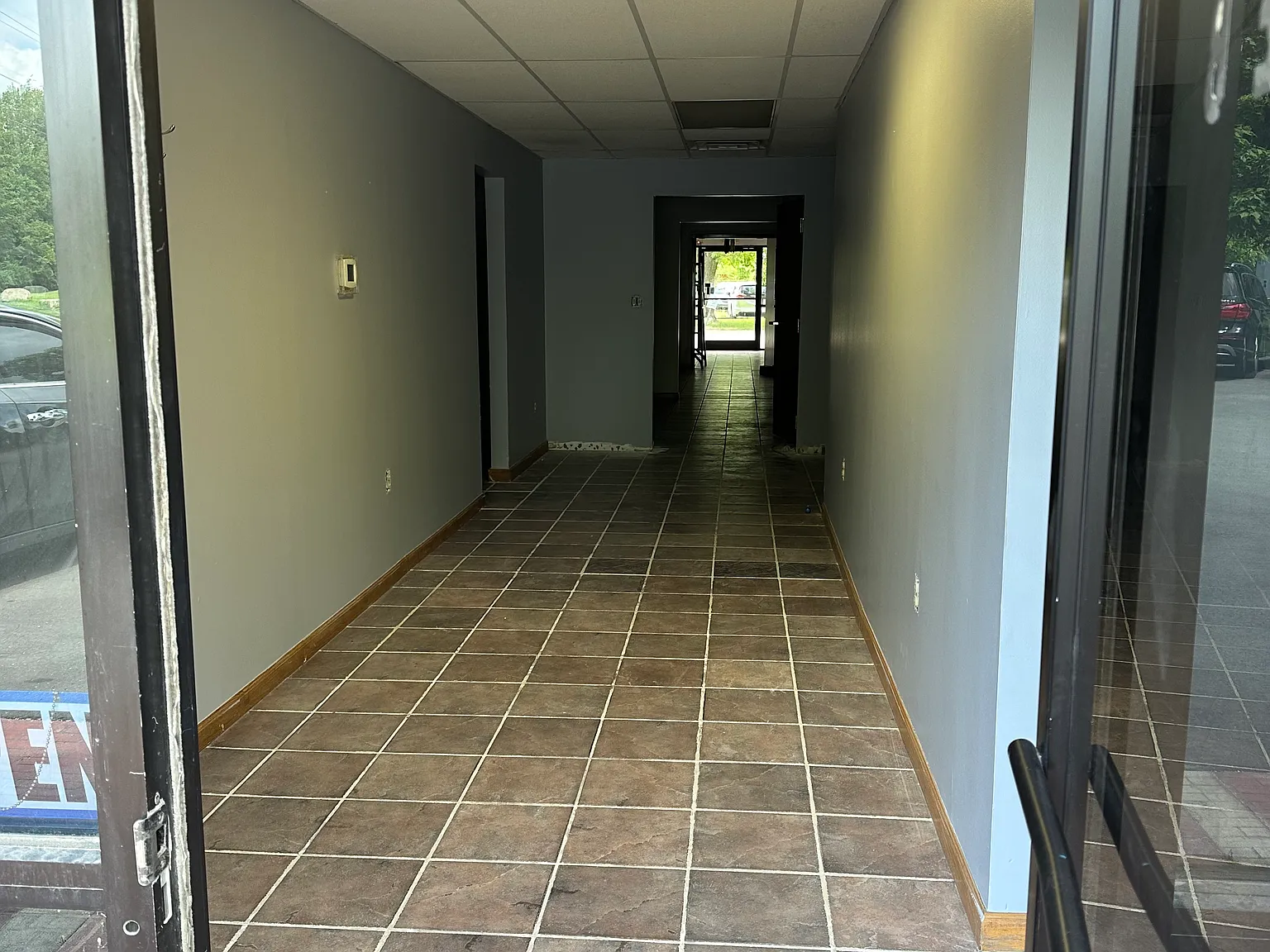 Commercial office building — Photo 4
