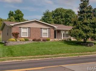 11155 Schuetz Rd, Saint Louis, MO 63146