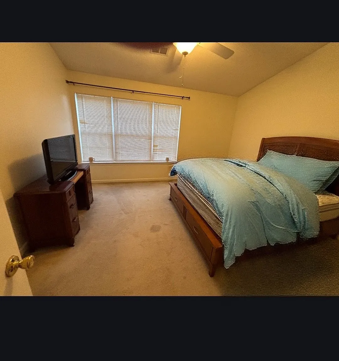 2 bed, 2.5 bath, 1368 sqft, $1,860 — Photo 4
