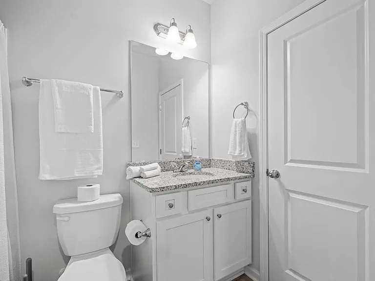 211 Clark Lake Ln — Photo 28