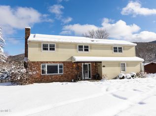 268 Devonshire Dr, Cheshire, MA 01225