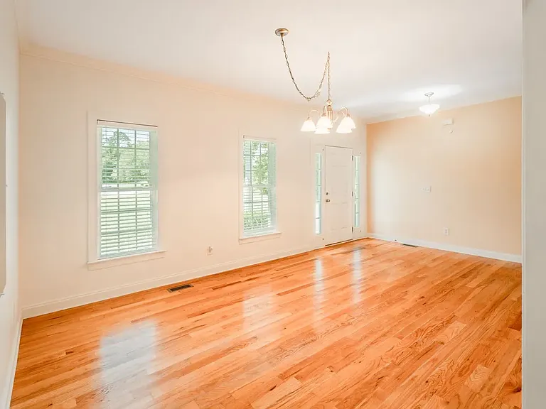 111 Vintage Vale Rd — Photo 11
