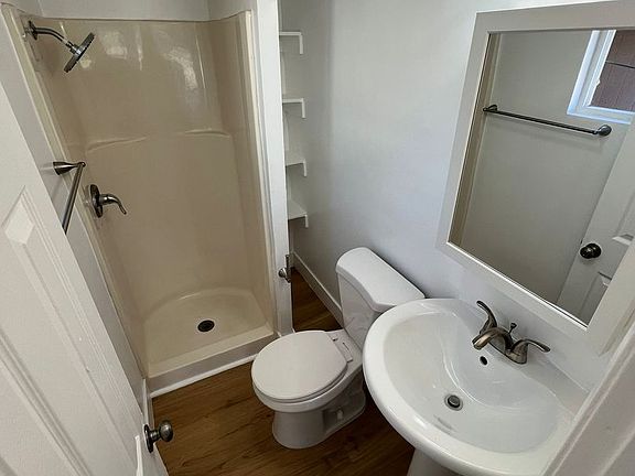 4th image of 1555 Buckeye Dr APT C