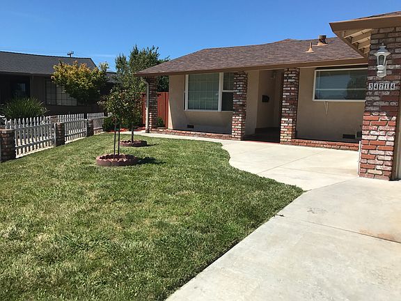2nd image of 34714 Iris Way