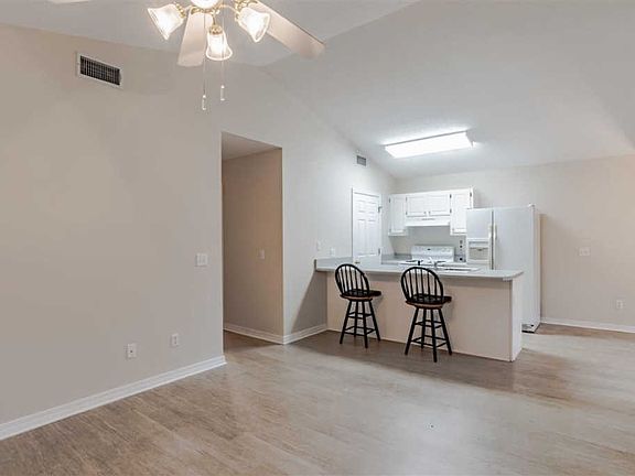 4th image of 6262 Cottage Woods Dr