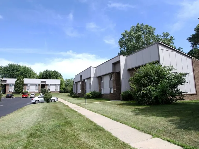 Villages on Madison Apartments — Photo 14