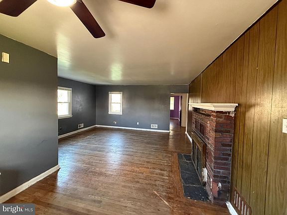 4th image of 17 Varmar Dr