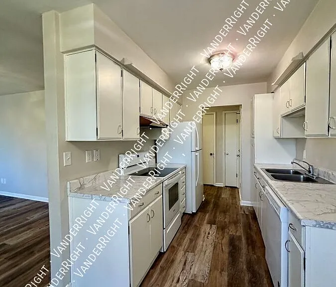 Carriage Hills Apartments — Photo 53