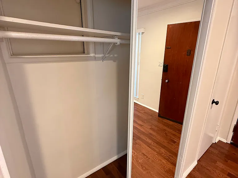 656 S Cochran Ave #8 — Photo 7