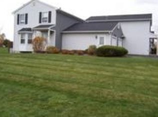 163 Fawn Ln, Webster, NY 14580