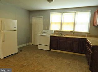 2617 S Dewey St, Philadelphia, PA 19142