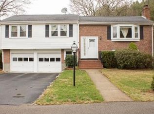 4 Cedar Ln, Medfield, MA 02052