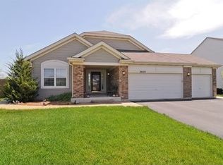 34253 N Larkspur Ct, Round Lake, IL 60073