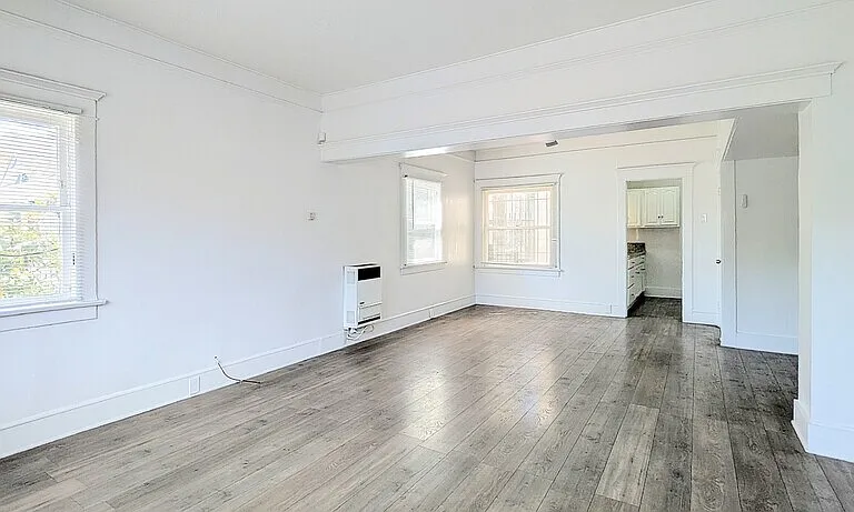 435 W 4th St — Photo 5