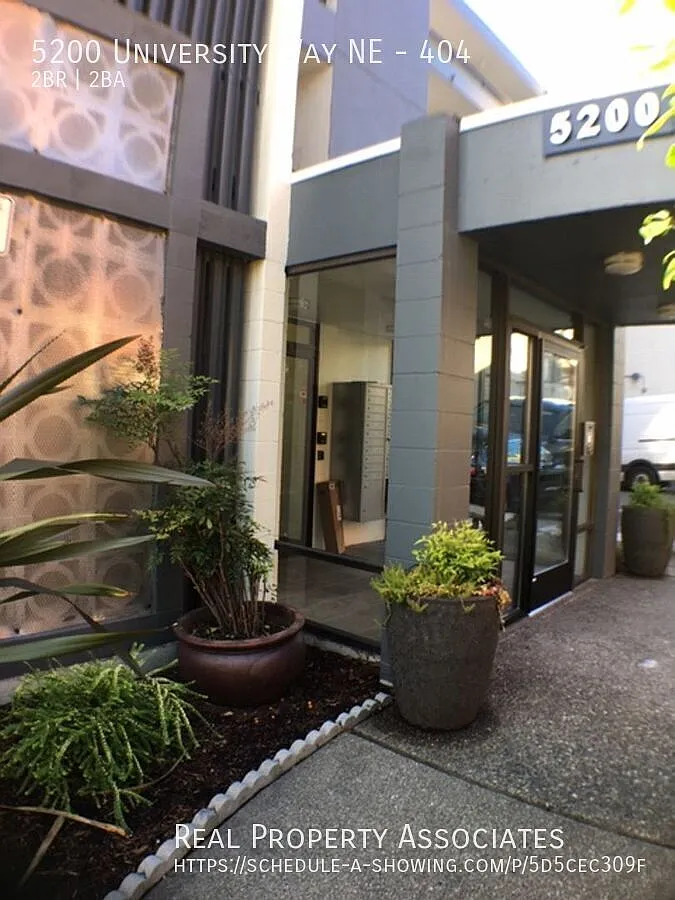 *City Views* -2b/2b Largecorner & Bright Apartment In The University District - Avail 9/12/23 - U... — Photo 2