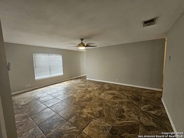 7692 Cascade Oak Dr — Photo 2