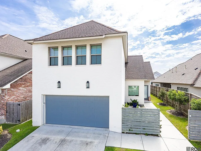 8543 Landau Dr — Photo 2