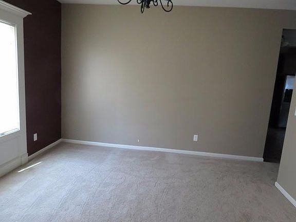 3rd image of 2112 Lauren Ln