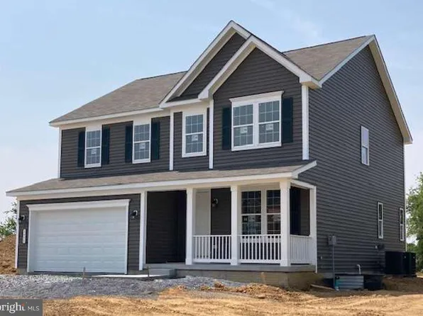 1453 Falcon Ln, Chambersburg, PA 17202