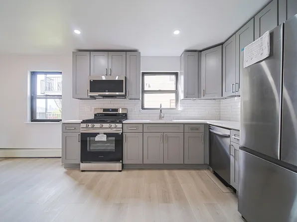 93 Myrtle Avenue image 2 of 35