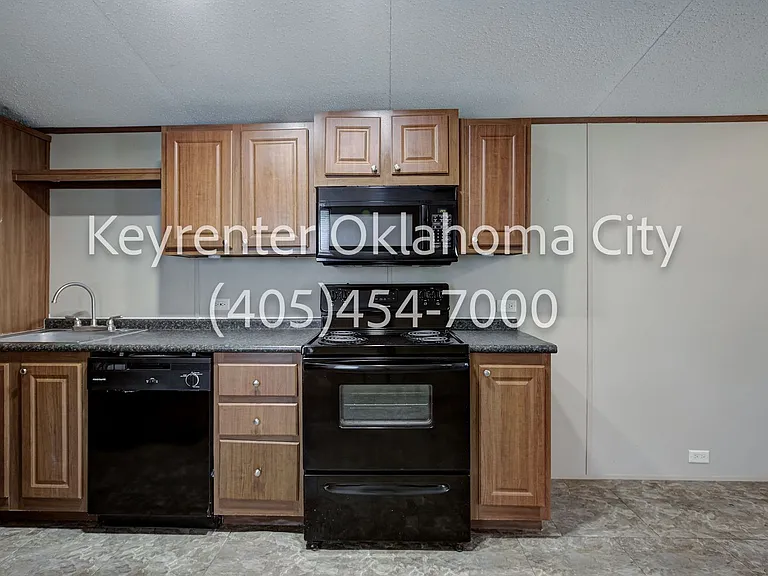 3508 N Douglas Blvd #13 — Photo 11