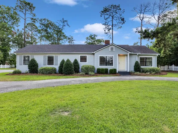 409 S Nelson St, Hahira, GA 31632