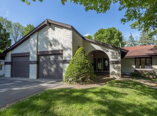 400 Reflection Rd, Apple Valley, MN 55124