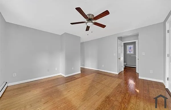 165 Grant St — Photo 4