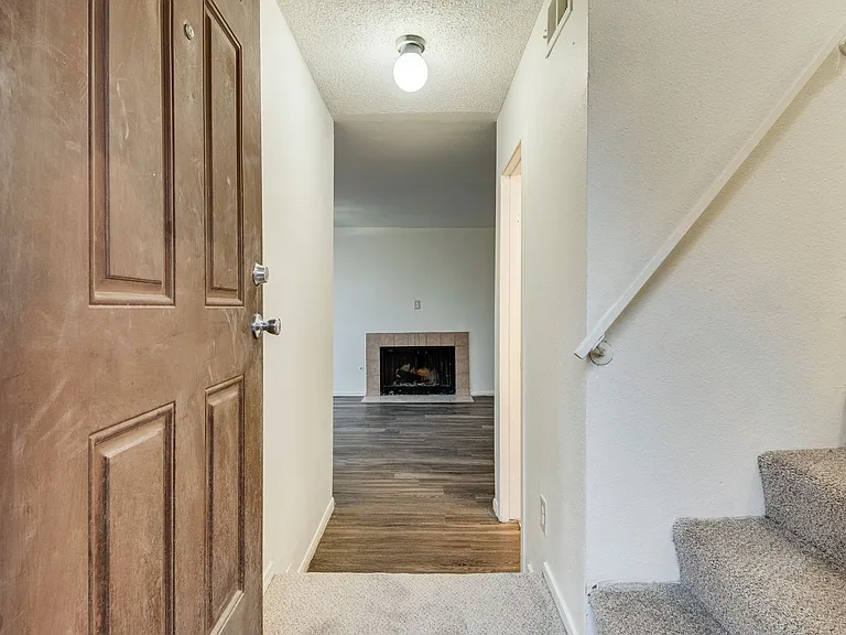 5011 Spencer St #B — Photo 6