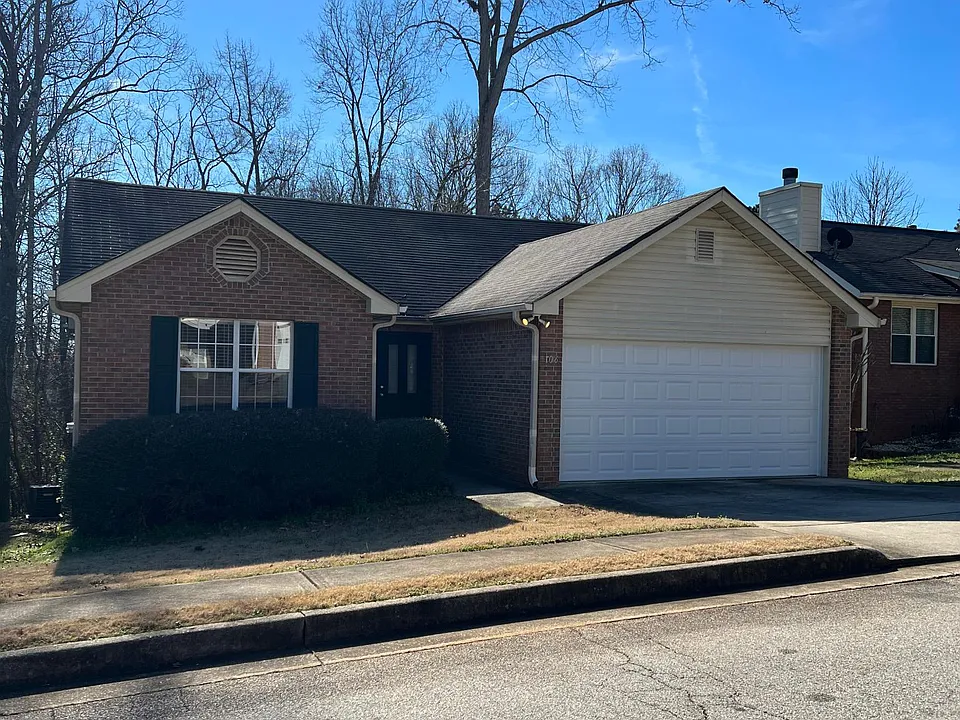 106 Oakwood Cir