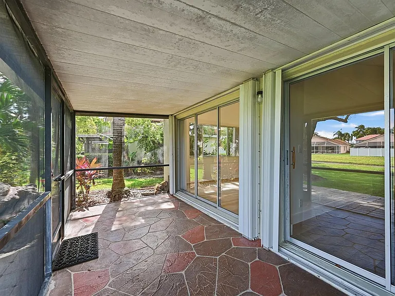7618 Pinewalk Dr S #132 — Photo 30