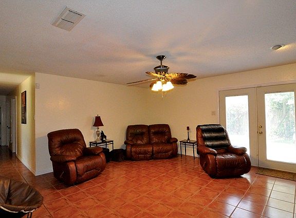 4th image of 3708 Linkwood Ln